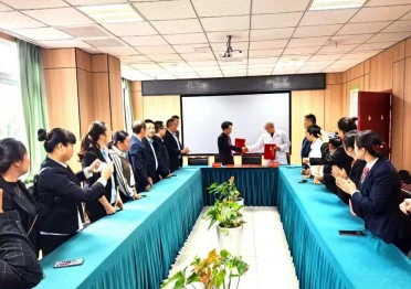 Perangkat Fisioterapi Hangat Kelompok Kesehatan Dan Kesehatan Bergabung di Ru...